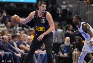 他利用自己 他利用自己