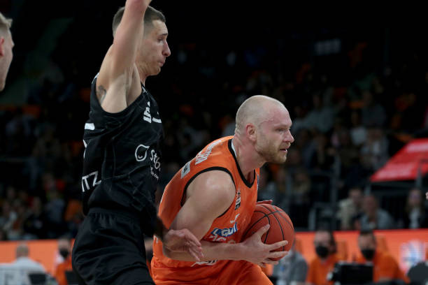 据业内人士 据业内人士